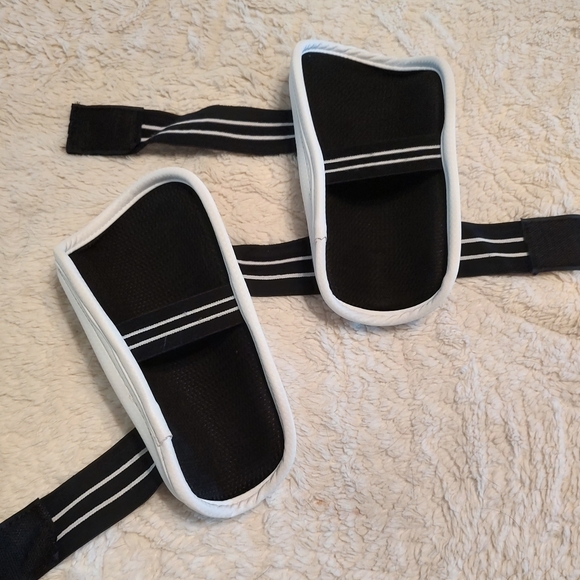 Child's tae Kwon do forearm guards - Picture 3 of 4
